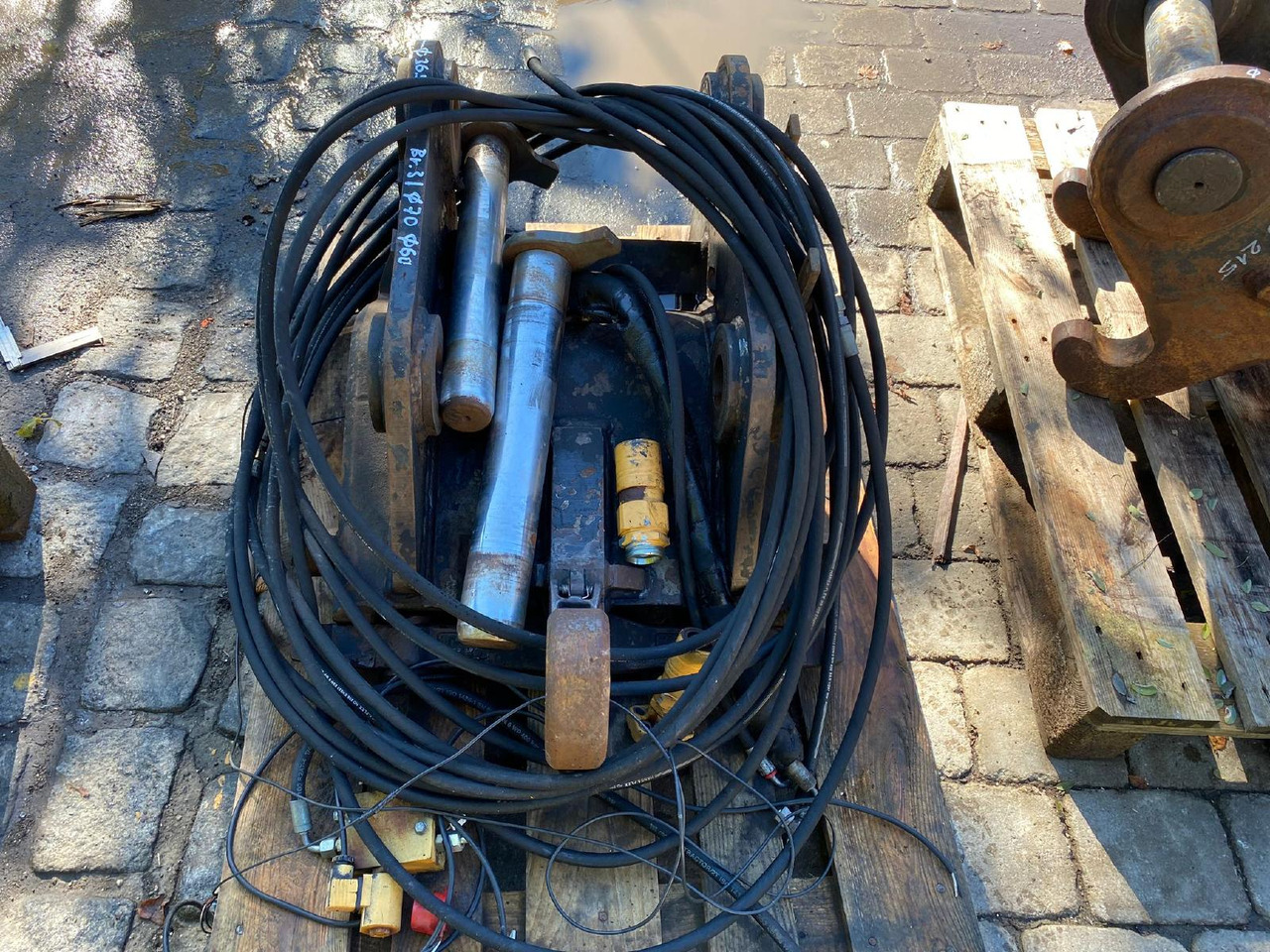 Liebherr 900 - Бързо сменник за Строителна техника: снимка 4 Liebherr 900 - Бързо сменник за Строителна техника: снимка 4