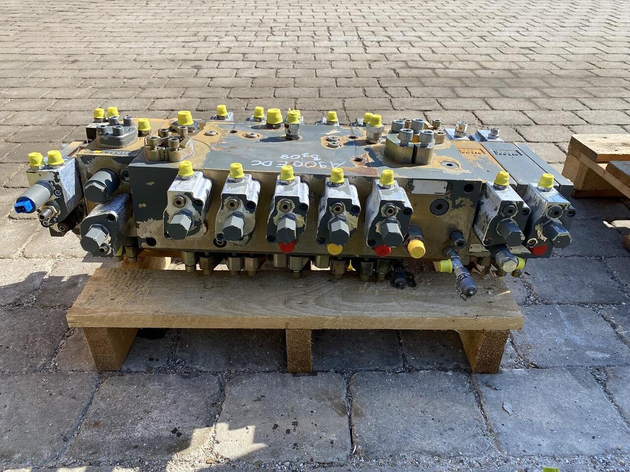 Liebherr A 900 C LIT - Хидравличен клапан за Строителна техника: снимка 3 Liebherr A 900 C LIT - Хидравличен клапан за Строителна техника: снимка 3