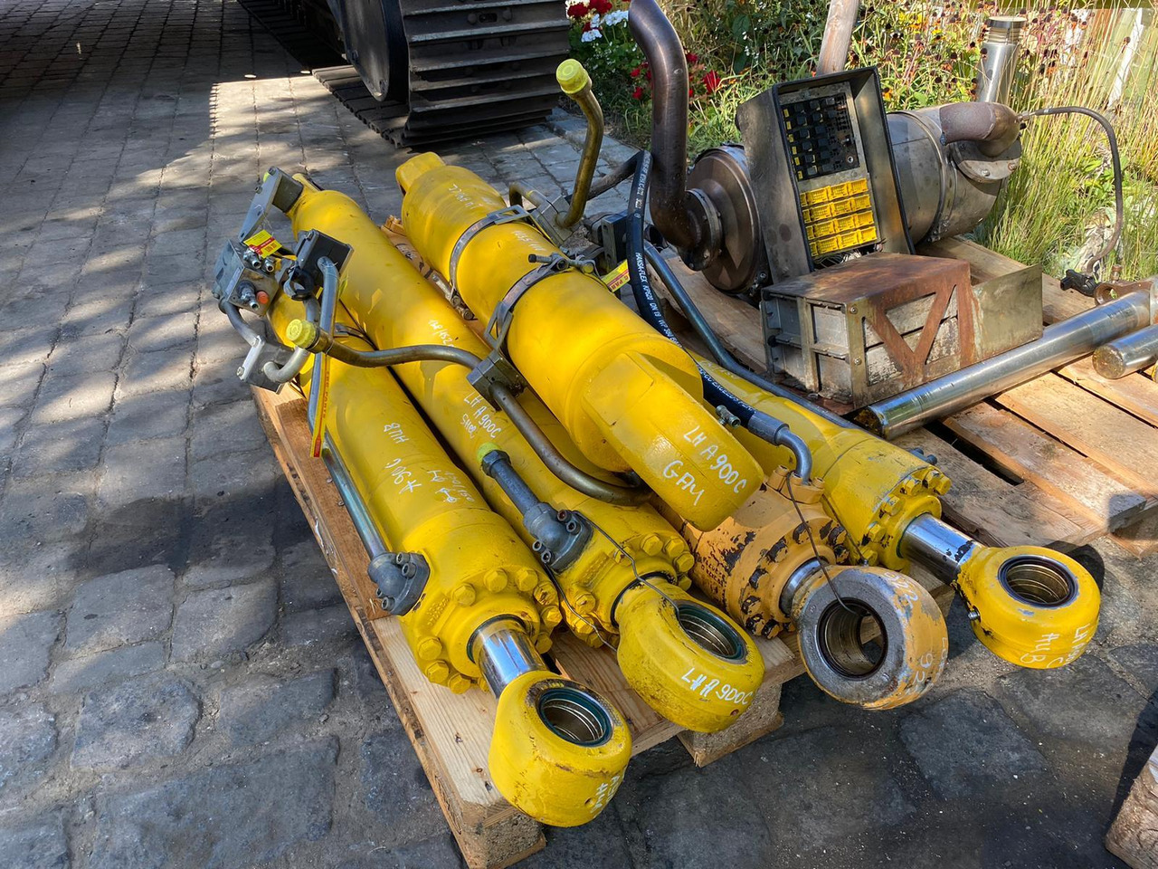 Liebherr A900C - Хидравличен цилиндър за Строителна техника: снимка 4 Liebherr A900C - Хидравличен цилиндър за Строителна техника: снимка 4