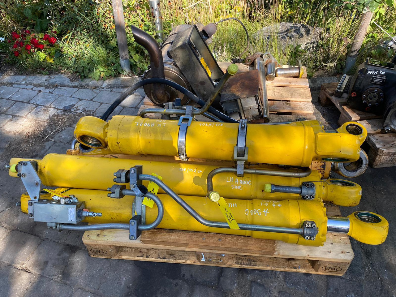 Liebherr A900C - Хидравличен цилиндър за Строителна техника: снимка 1 Liebherr A900C - Хидравличен цилиндър за Строителна техника: снимка 1