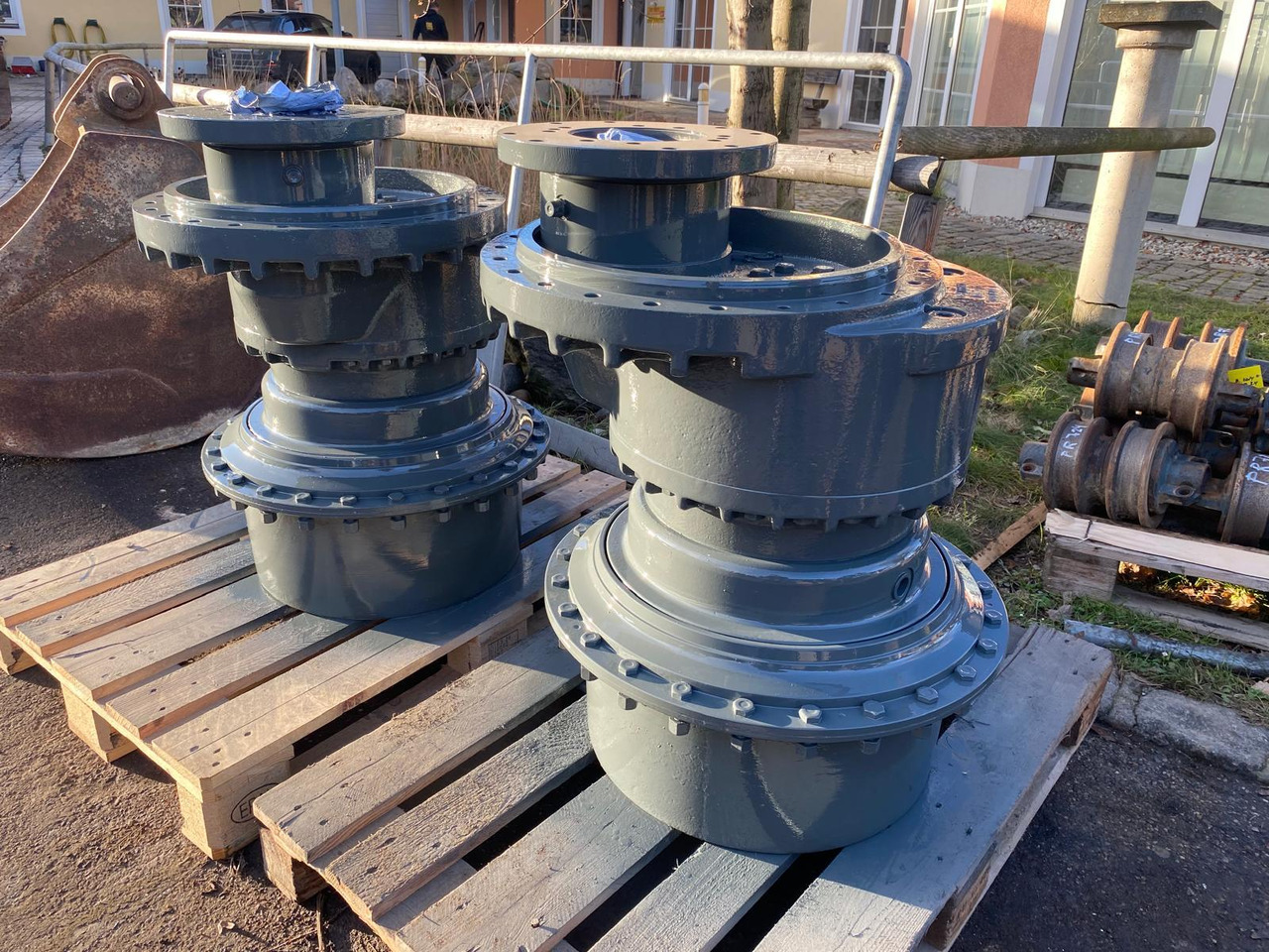 Liebherr FAT 450E505 aus PR 724 - Ходов редуктор за Строителна техника: снимка 5 Liebherr FAT 450E505 aus PR 724 - Ходов редуктор за Строителна техника: снимка 5