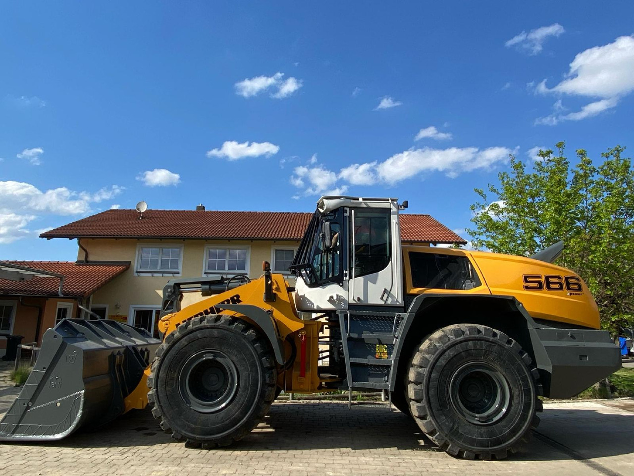 Liebherr L 566 X Power - Колесен товарач: снимка 2 Liebherr L 566 X Power - Колесен товарач: снимка 2