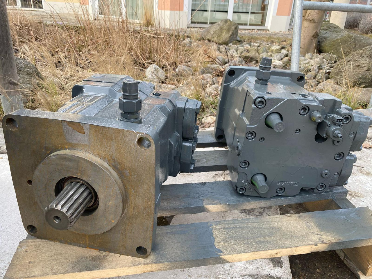 Liebherr Linde HMV 210 aus PR 724 - Ходов редуктор за Строителна техника: снимка 1 Liebherr Linde HMV 210 aus PR 724 - Ходов редуктор за Строителна техника: снимка 1