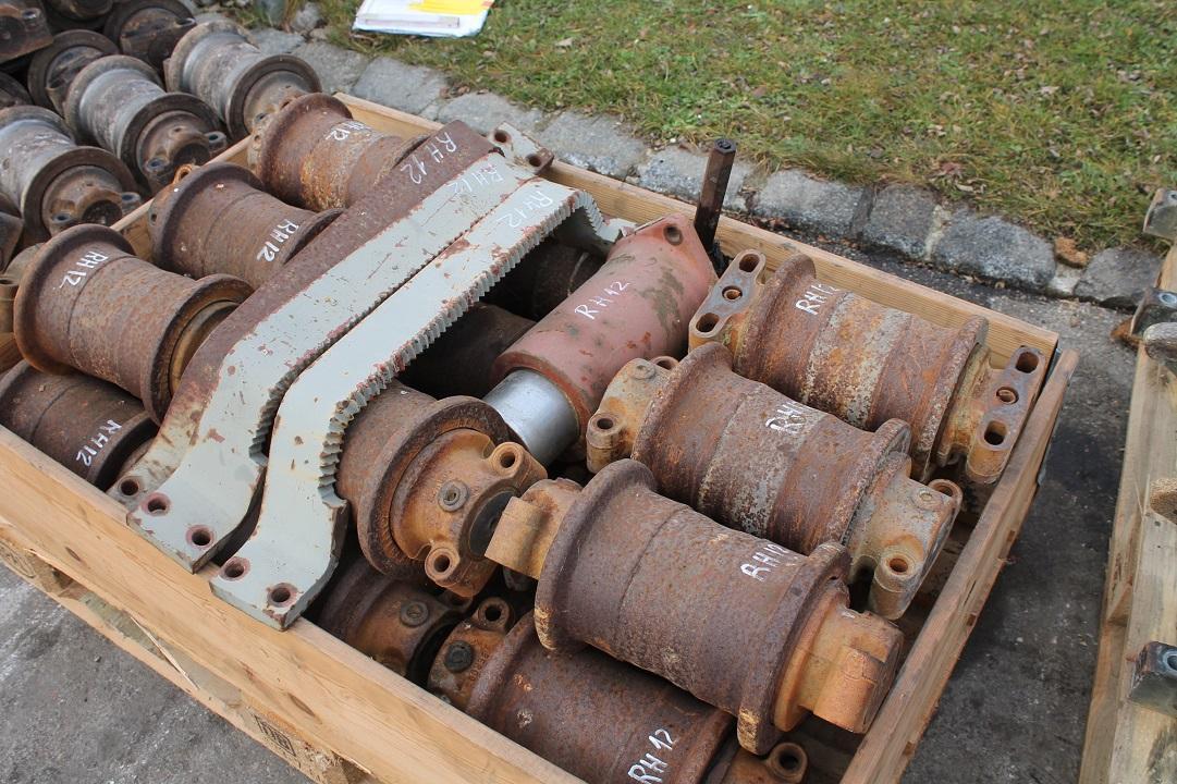 O&K RH 12 - Гумени - Ролки за Верижен багер: снимка 3 O&K RH 12 - Гумени - Ролки за Верижен багер: снимка 3