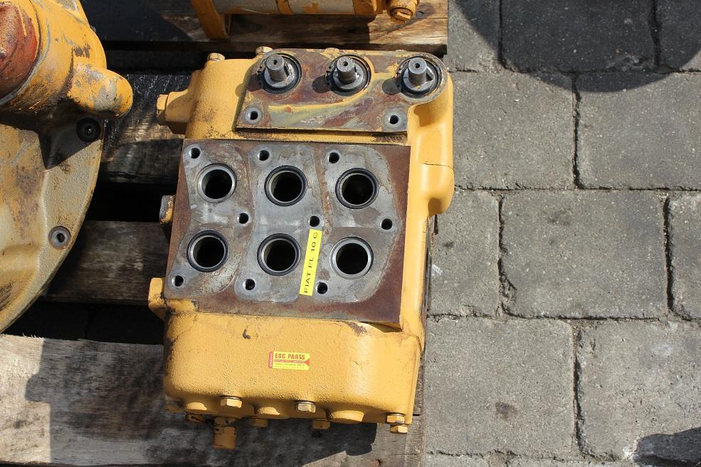 Fiat-Allis FL 10 C Laderaupe - Резервни части за Верижен товарач: снимка 1 Fiat-Allis FL 10 C Laderaupe - Резервни части за Верижен товарач: снимка 1