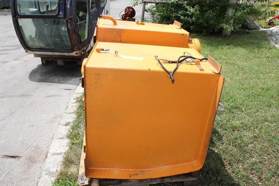 Samsung SE 130 LC - Хидравличен резервоар за Строителна техника: снимка 3 Samsung SE 130 LC - Хидравличен резервоар за Строителна техника: снимка 3