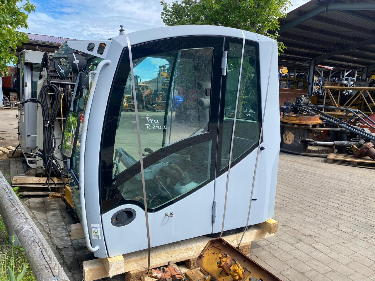 Terex TC 240 LC - Кабина за Строителна техника: снимка 3 Terex TC 240 LC - Кабина за Строителна техника: снимка 3