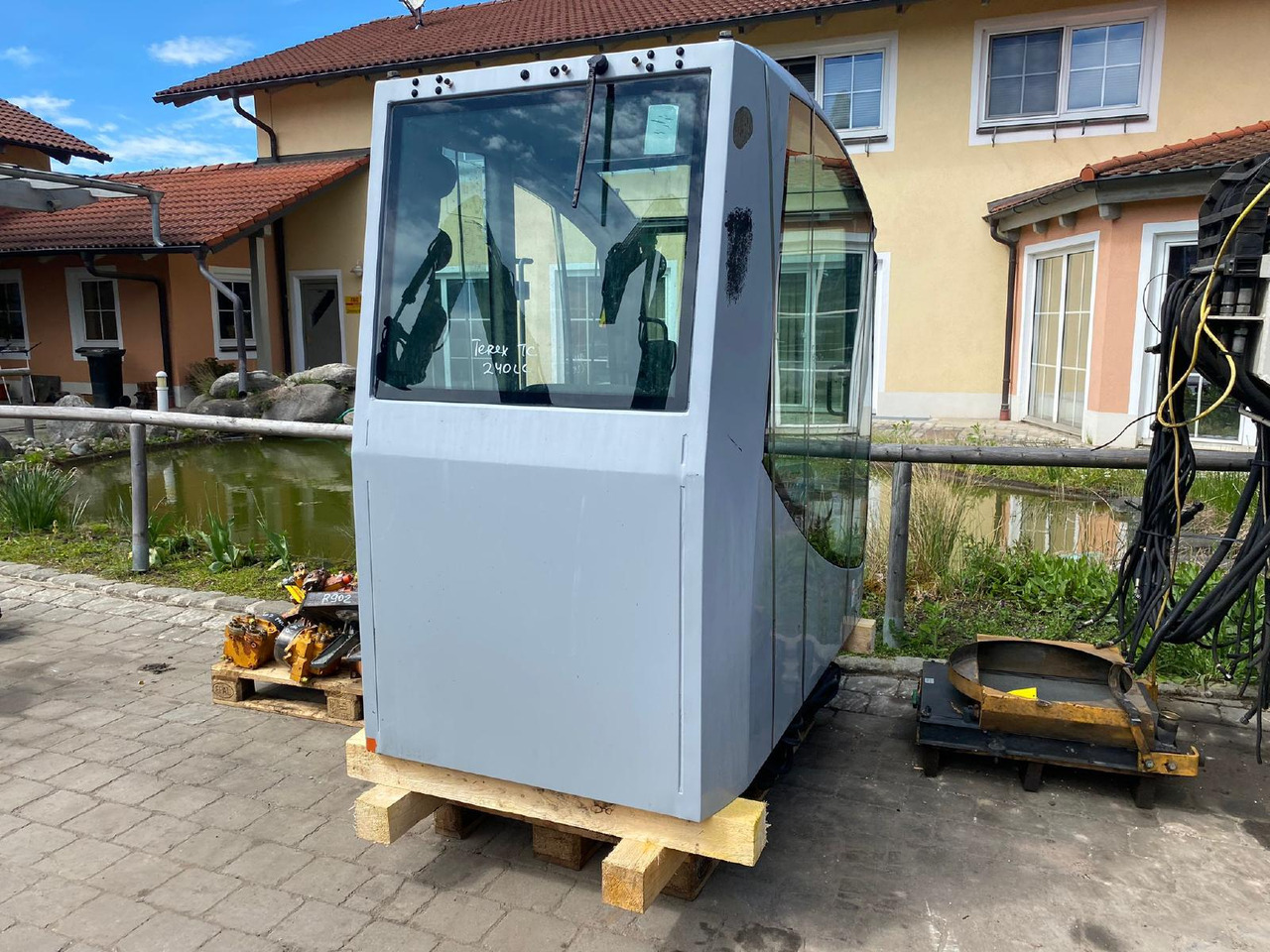 Terex TC 240 LC - Кабина за Строителна техника: снимка 5 Terex TC 240 LC - Кабина за Строителна техника: снимка 5