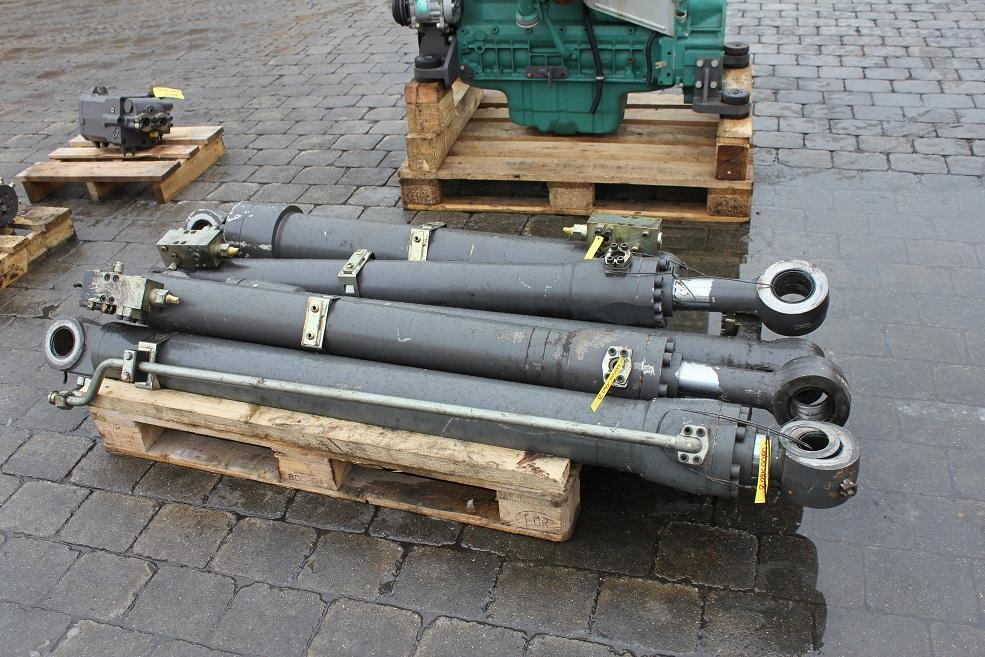 Volvo W 160 B - Хидравличен цилиндър за Строителна техника: снимка 1 Volvo W 160 B - Хидравличен цилиндър за Строителна техника: снимка 1