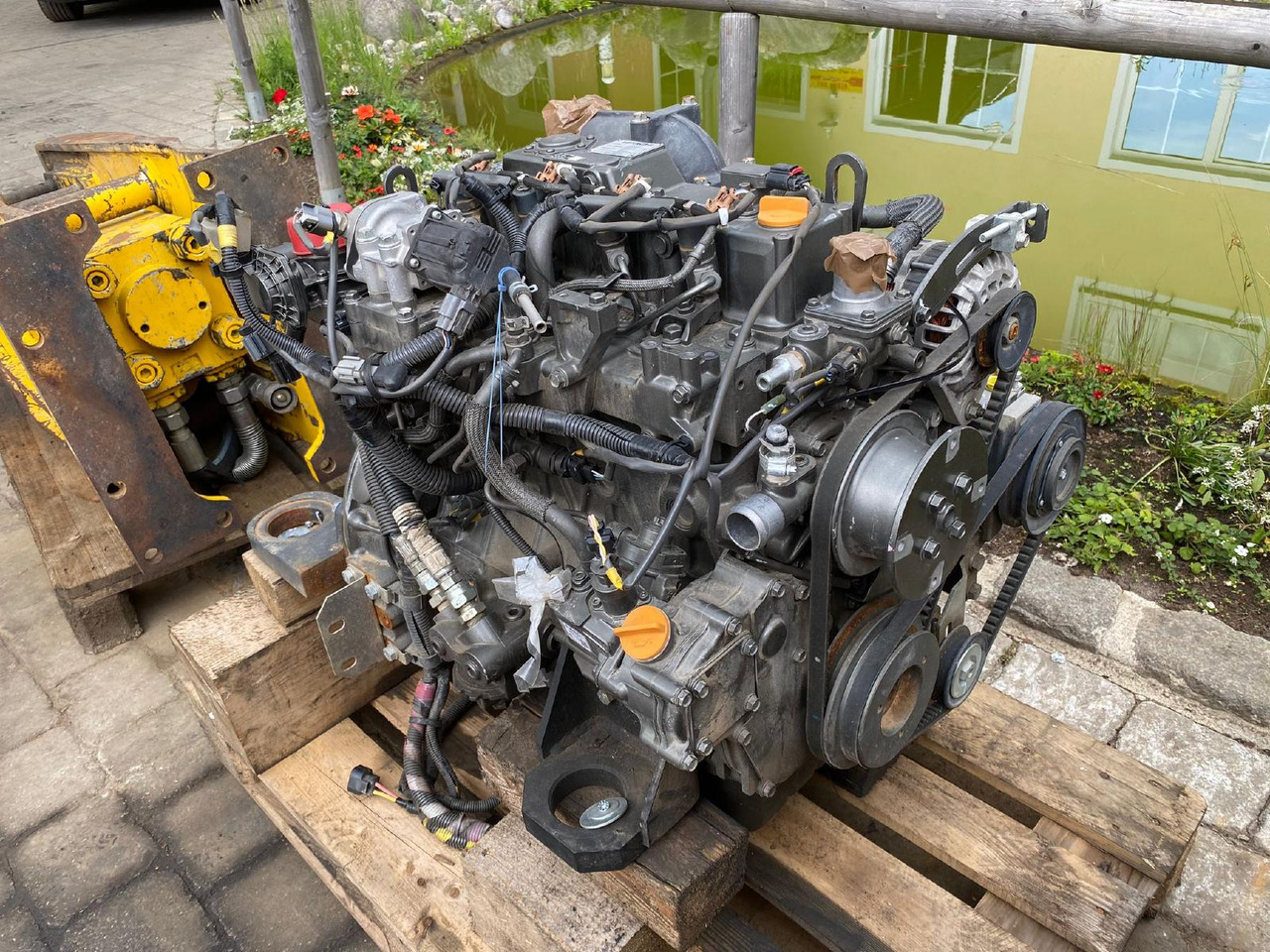 Yanmar Hitachi 4TNV 98C aus ZX 85 - Двигател за Строителна техника: снимка 5 Yanmar Hitachi 4TNV 98C aus ZX 85 - Двигател за Строителна техника: снимка 5