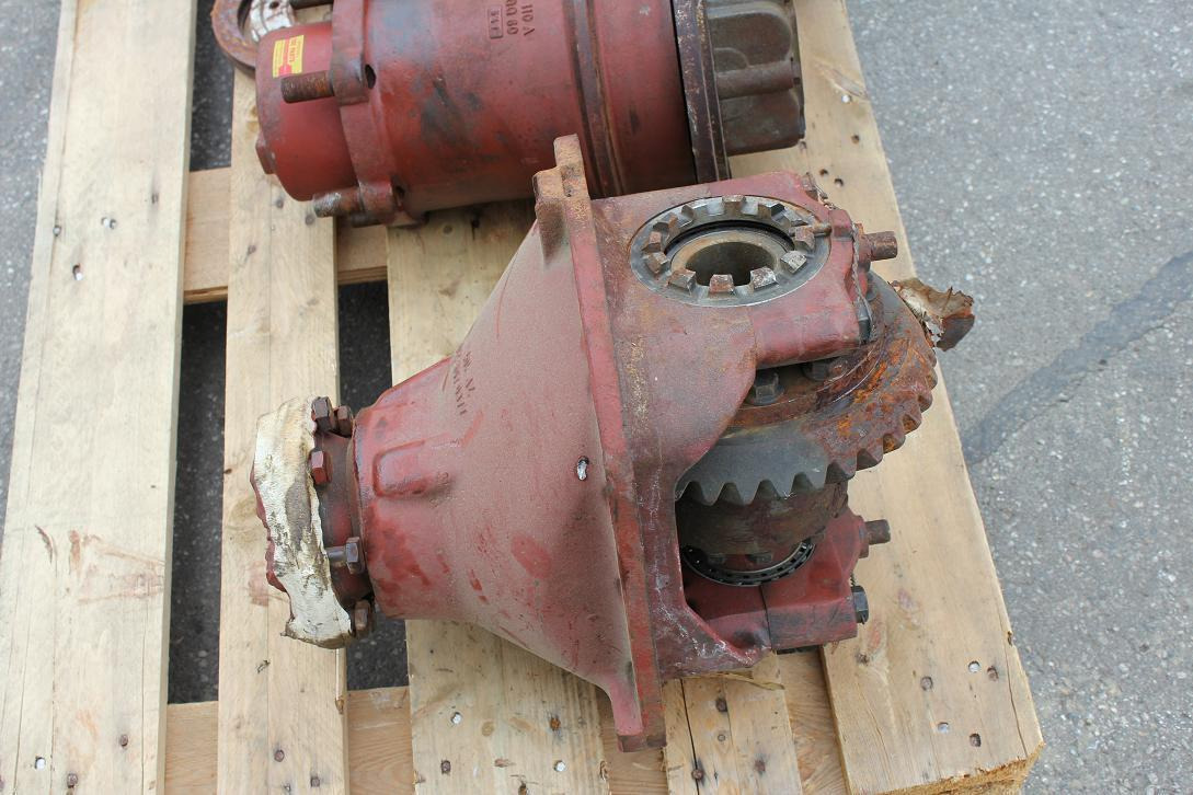 ZF Verschieden - Трансмисия за Строителна техника: снимка 3 ZF Verschieden - Трансмисия за Строителна техника: снимка 3