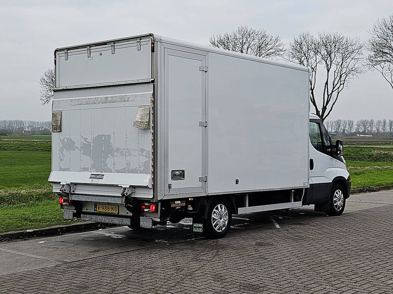 Iveco Daily 35S18 AC 3.0 LTR EURO6 - Лекотоварен автомобил фургон: снимка 3 Iveco Daily 35S18 AC 3.0 LTR EURO6 - Лекотоварен автомобил фургон: снимка 3