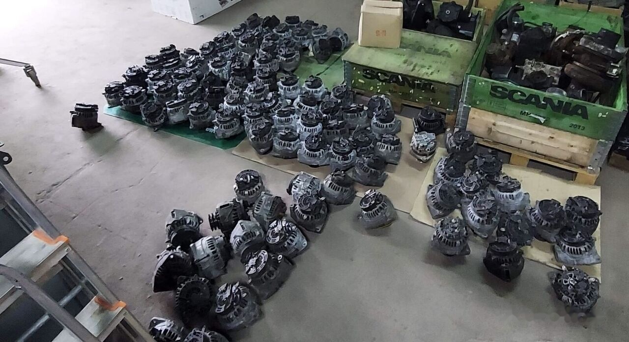 Bosch , 110A , 28V DAF CF75, XF 95 - Алтернатор за Камион: снимка 1 Bosch , 110A , 28V DAF CF75, XF 95 - Алтернатор за Камион: снимка 1