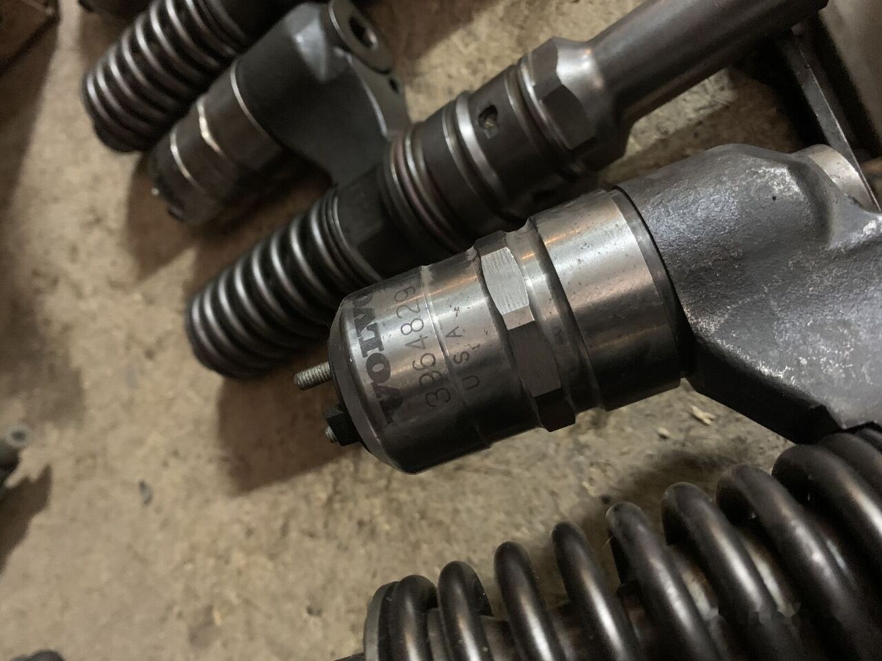 Bosch 3964829 VOLVO FM12, FH12, 3964829 - Горивна помпа за Камион: снимка 2 Bosch 3964829 VOLVO FM12, FH12, 3964829 - Горивна помпа за Камион: снимка 2