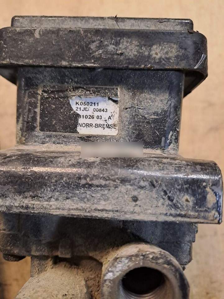 Knorr-Bremse K050211 MAN - Спирачен клапан за Камион: снимка 3 Knorr-Bremse K050211 MAN - Спирачен клапан за Камион: снимка 3