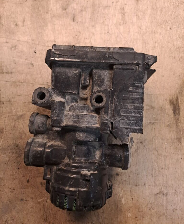 Knorr-Bremse K050211 MAN - Спирачен клапан за Камион: снимка 1 Knorr-Bremse K050211 MAN - Спирачен клапан за Камион: снимка 1