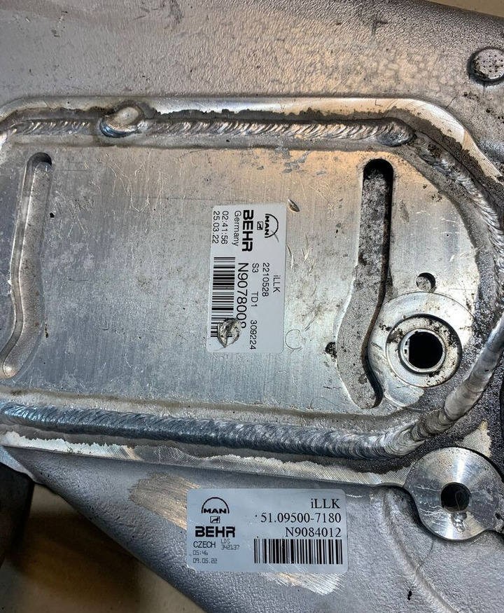 Mahle Original Chłodnica Powietrza Doładowań INTERCOOLER MAN TGL / TGM EURO 6 51.09500-7180 truck - Радиатор за климатик за Камион: снимка 3 Mahle Original Chłodnica Powietrza Doładowań INTERCOOLER MAN TGL / TGM EURO 6 51.09500-7180 truck - Радиатор за климатик за Камион: снимка 3