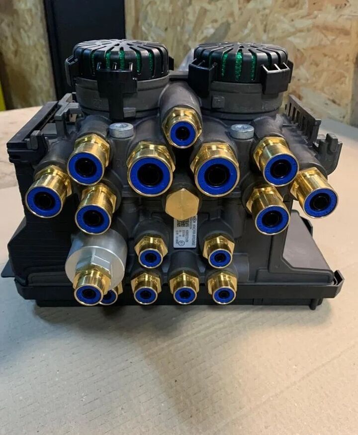 Modulator Naczepowy EBS ES2090 K055372V05 Knorr Bremse Nowy Oryg ES2090 K055372V0 - Спирачен клапан за Камион: снимка 1 Modulator Naczepowy EBS ES2090 K055372V05 Knorr Bremse Nowy Oryg ES2090 K055372V0 - Спирачен клапан за Камион: снимка 1