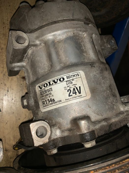 Volvo 24V U4134 Hurt Regeneracja SD7H15 - Компресор климатик за Камион: снимка 2 Volvo 24V U4134 Hurt Regeneracja SD7H15 - Компресор климатик за Камион: снимка 2