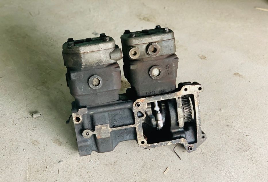 WABCO 2 cylindry oryginał 51.54112-3028 MAN TGA 51.54112-3028 - Компресор за Камион: снимка 1 WABCO 2 cylindry oryginał 51.54112-3028 MAN TGA 51.54112-3028 - Компресор за Камион: снимка 1