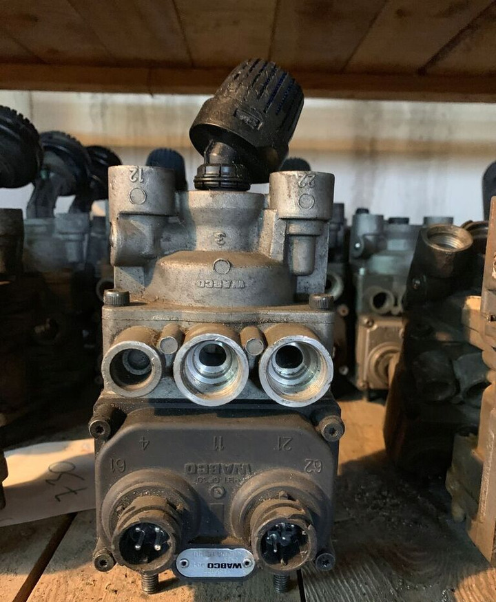 WABCO Zawór główny hamulca 4800015000 DAF 95xf/cf - Спирачен цилиндър за Камион: снимка 2 WABCO Zawór główny hamulca 4800015000 DAF 95xf/cf - Спирачен цилиндър за Камион: снимка 2