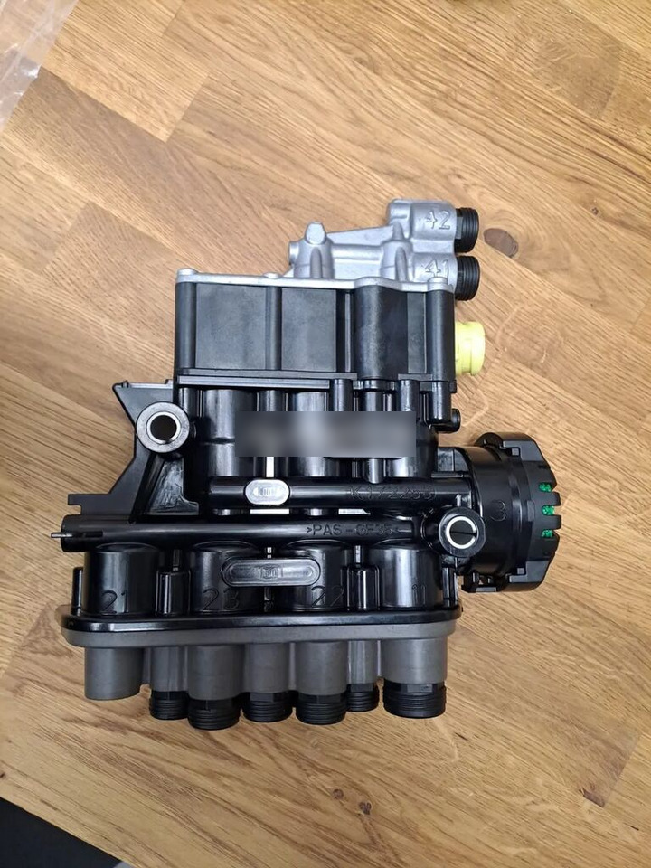 ZAWÓR ECAS K058032N00 NOWY Zawór Sterujący Poduszek Knorr Bremse K058032N00 - Спирачен клапан за Камион: снимка 1 ZAWÓR ECAS K058032N00 NOWY Zawór Sterujący Poduszek Knorr Bremse K058032N00 - Спирачен клапан за Камион: снимка 1