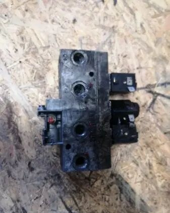 ZAWÓR OTWIERANIA DRZWI 3 CEWKI WABCO DO AUTOBUSÓW MERCEDES MAN D 472600022 - Спирачен клапан за Камион: снимка 3 ZAWÓR OTWIERANIA DRZWI 3 CEWKI WABCO DO AUTOBUSÓW MERCEDES MAN D 472600022 - Спирачен клапан за Камион: снимка 3