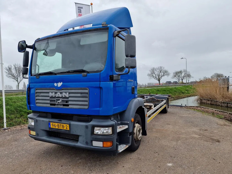MAN TGM 15.240 container, BDF, 2009, NL Truck - Контейнеровоз/ Сменна каросерия камион: снимка 1 MAN TGM 15.240 container, BDF, 2009, NL Truck - Контейнеровоз/ Сменна каросерия камион: снимка 1