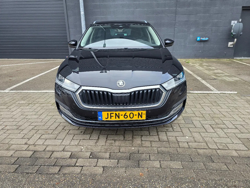 Škoda Octavia Combi 1.0 Benzine - Лек автомобил: снимка 2 Škoda Octavia Combi 1.0 Benzine - Лек автомобил: снимка 2