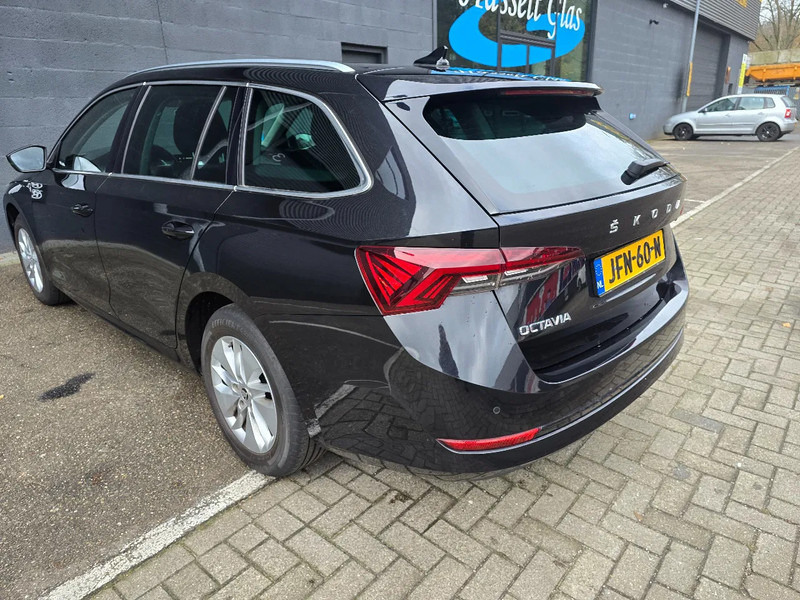 Škoda Octavia Combi 1.0 Benzine - Лек автомобил: снимка 4 Škoda Octavia Combi 1.0 Benzine - Лек автомобил: снимка 4