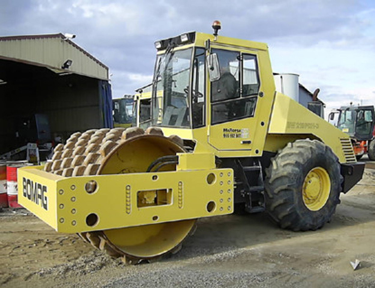 Autopropulsado Bomag BW 219PDH·3 - Компактор: снимка 1 Autopropulsado Bomag BW 219PDH·3 - Компактор: снимка 1