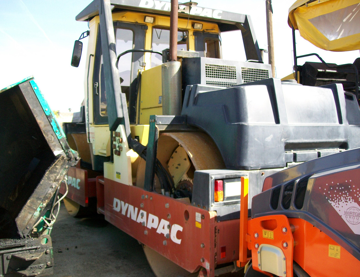 Doble Vibrante Dynapac CC 722 - Пътен валяк: снимка 1 Doble Vibrante Dynapac CC 722 - Пътен валяк: снимка 1