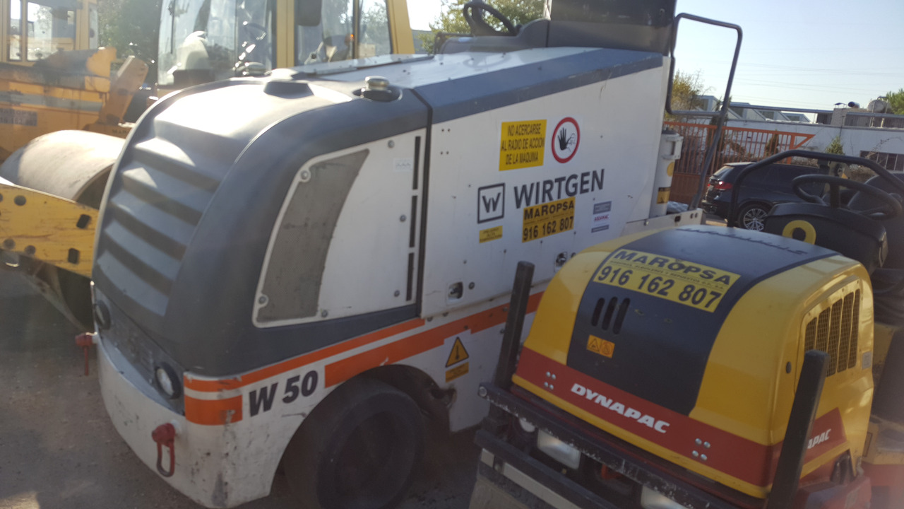 Fresadora de asfalto Wirtgen W 50 - Пътна фреза: снимка 1 Fresadora de asfalto Wirtgen W 50 - Пътна фреза: снимка 1