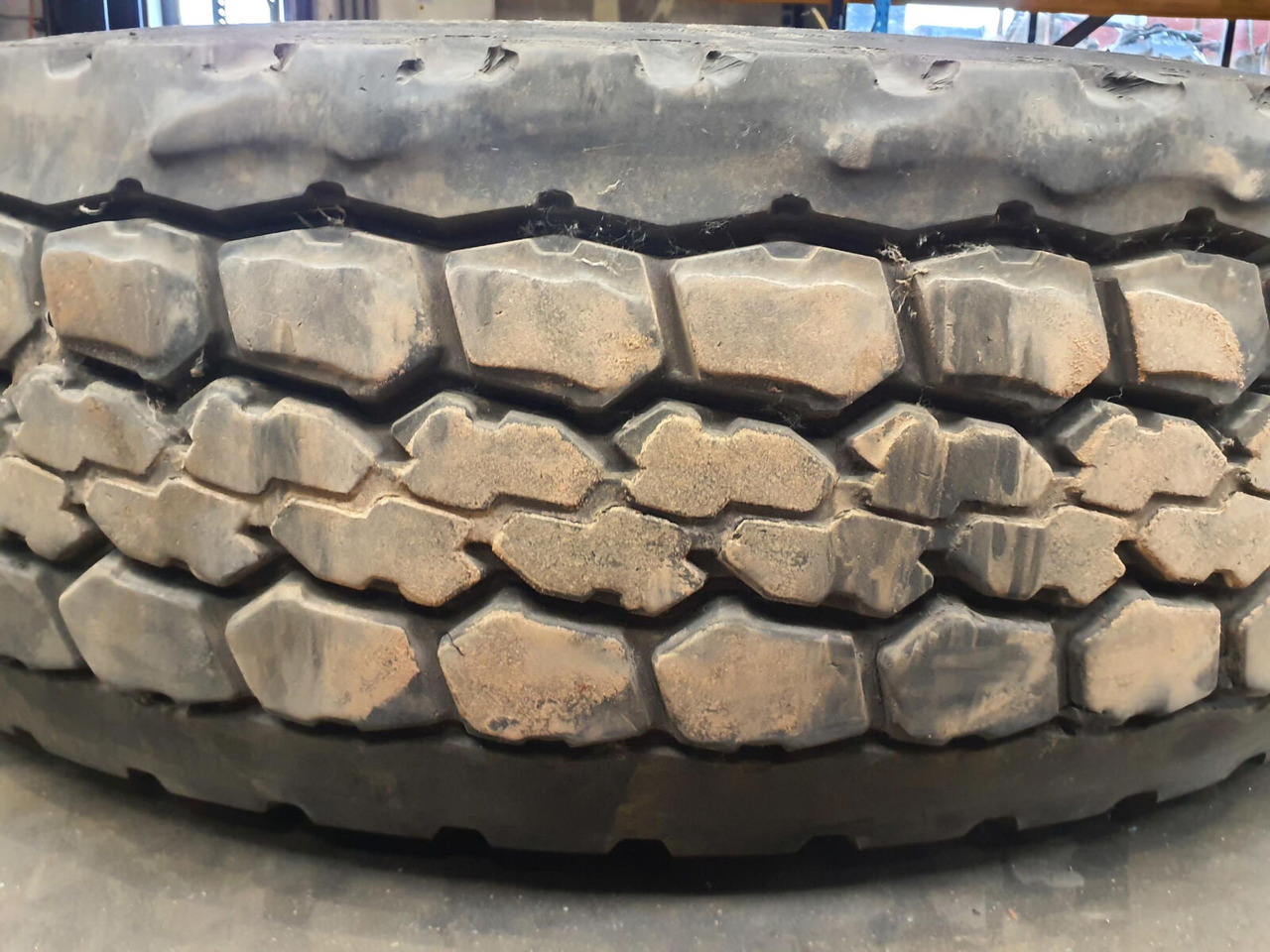 Bridgestone Wheel 385/95R25 10 4.7 3p - Комплект колела за Кран: снимка 3 Bridgestone Wheel 385/95R25 10 4.7 3p - Комплект колела за Кран: снимка 3