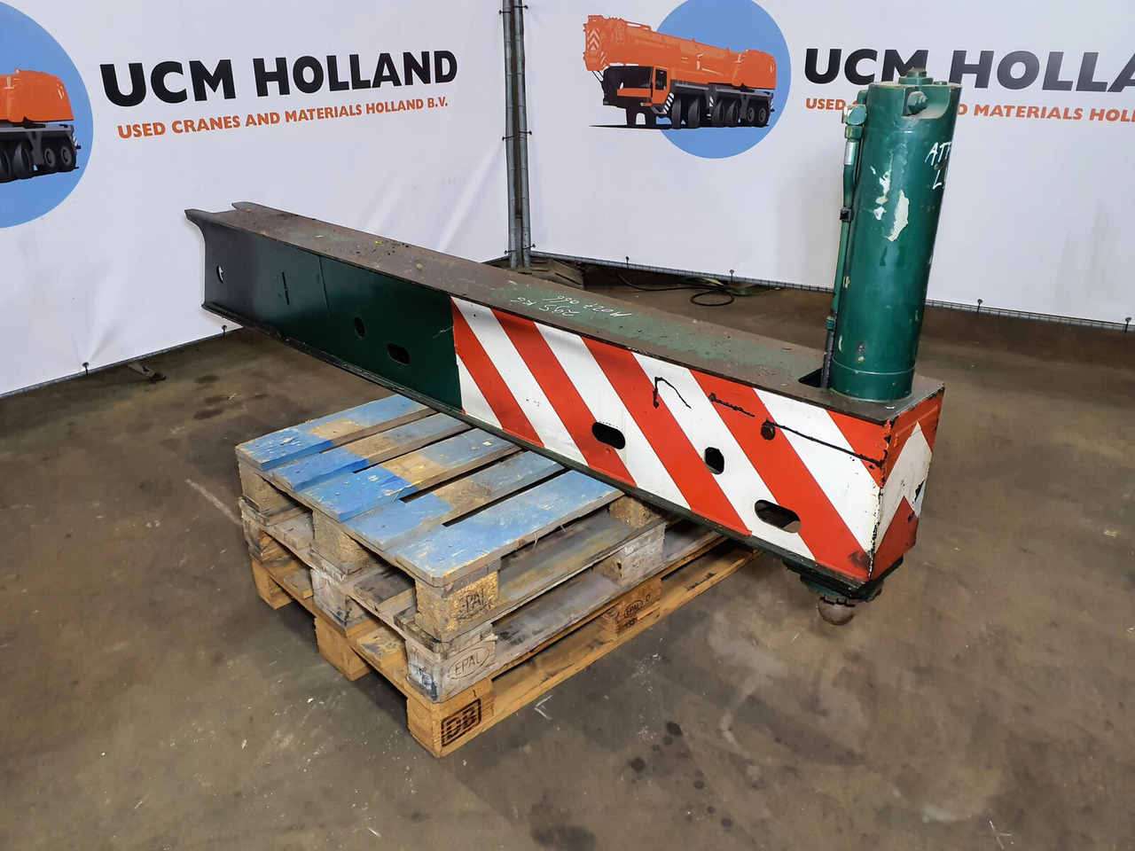 FAUN ATF 30-2 outrigger beam front complete - Окачване за Автокран: снимка 1 FAUN ATF 30-2 outrigger beam front complete - Окачване за Автокран: снимка 1