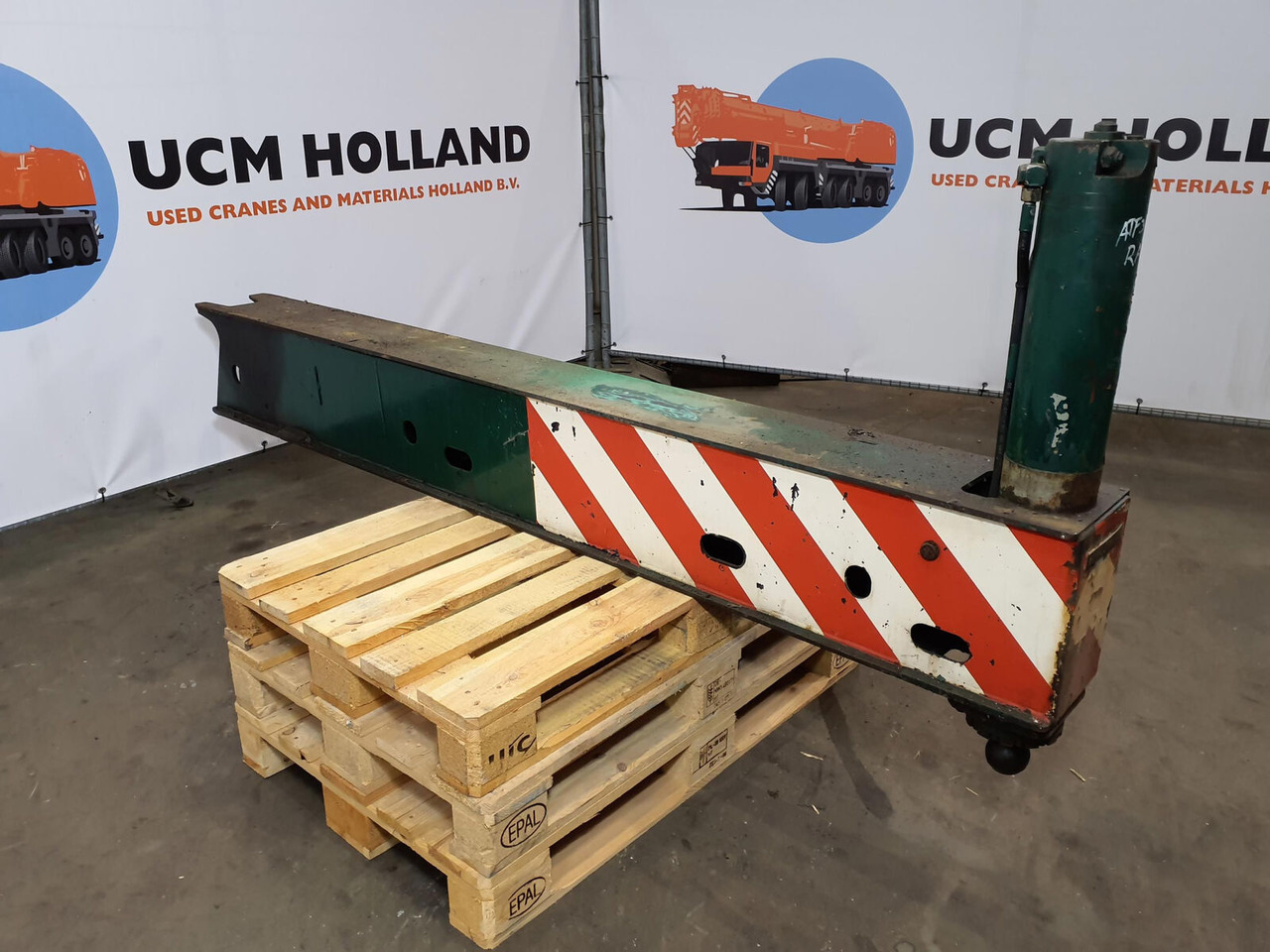 FAUN ATF 30-2 outrigger beam rear complete - Окачване за Автокран: снимка 1 FAUN ATF 30-2 outrigger beam rear complete - Окачване за Автокран: снимка 1