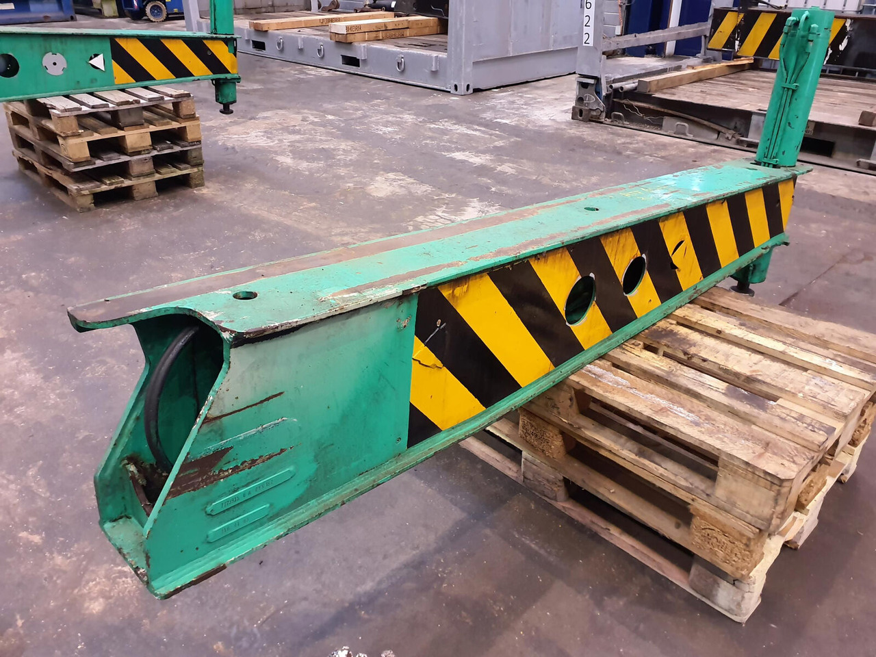 FAUN ATF 60-3 rear outrigger beam - Окачване за Автокран: снимка 3 FAUN ATF 60-3 rear outrigger beam - Окачване за Автокран: снимка 3