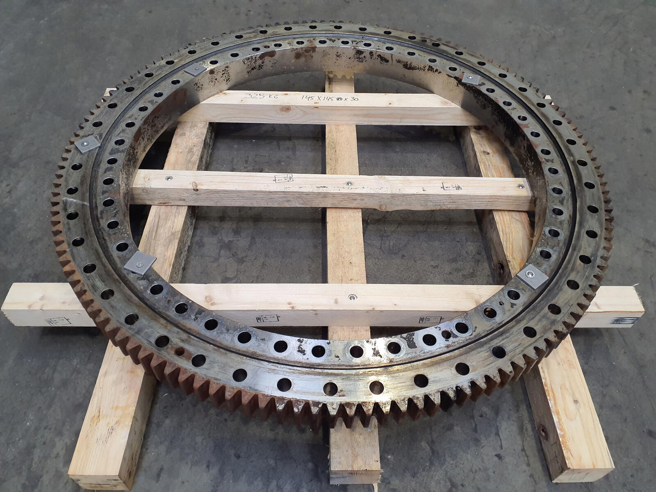 FAUN RTF 25-2 slewing ring - Въртящ механизъм за Автокран: снимка 2 FAUN RTF 25-2 slewing ring - Въртящ механизъм за Автокран: снимка 2