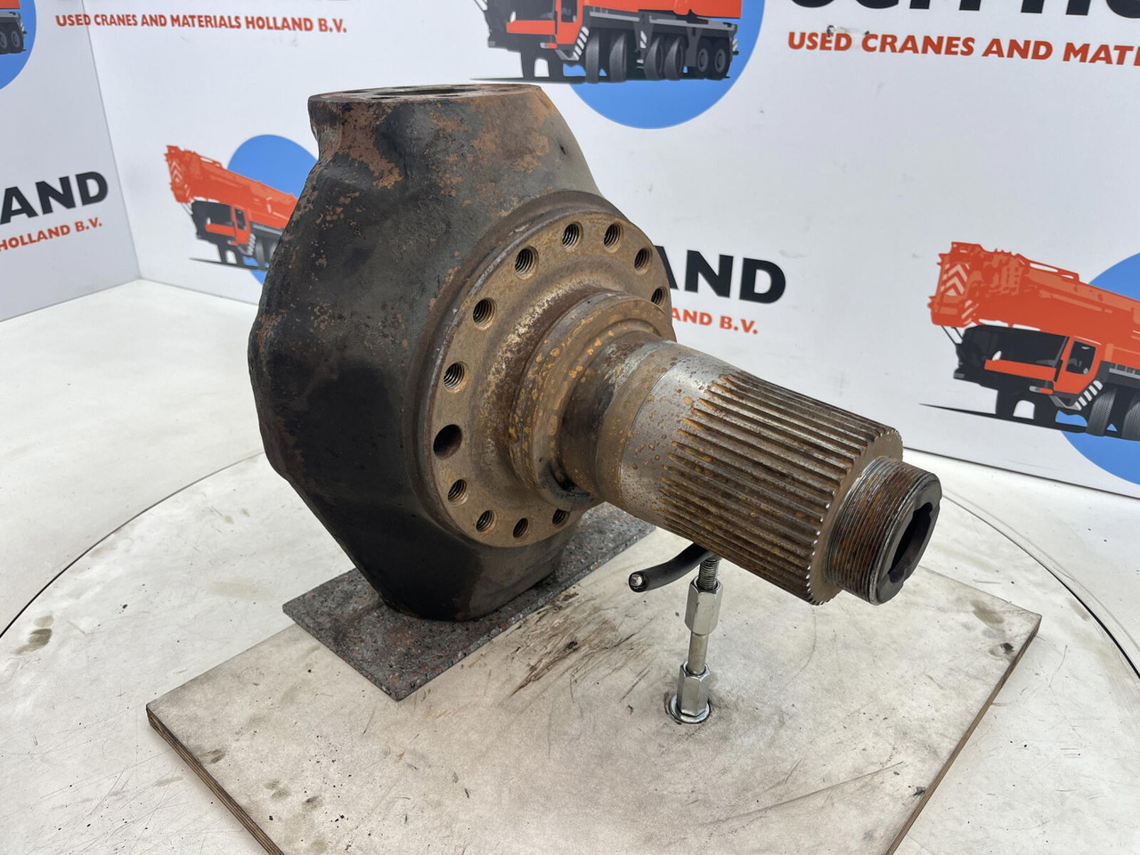 FAUN RTF 40 Steering knuckle 16 holes axle 3 - Шенкел за Кран: снимка 3 FAUN RTF 40 Steering knuckle 16 holes axle 3 - Шенкел за Кран: снимка 3