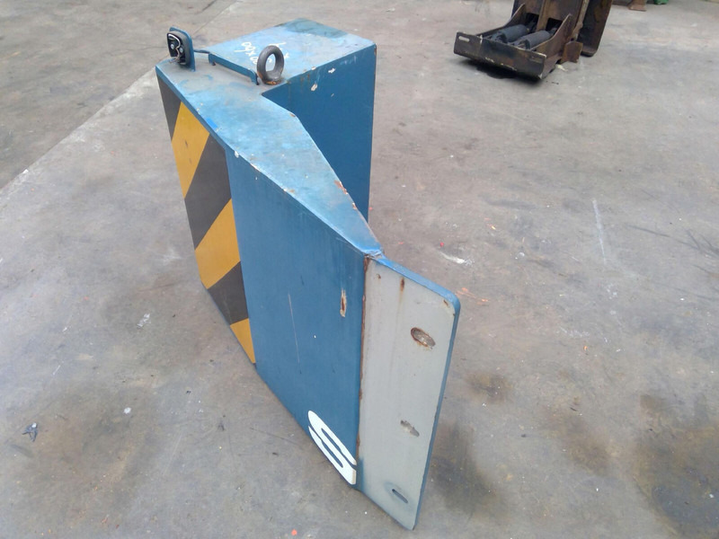 Faun ATF 40G-2 counterweight 0,7 ton left side - Противовес за Строителна техника: снимка 2 Faun ATF 40G-2 counterweight 0,7 ton left side - Противовес за Строителна техника: снимка 2
