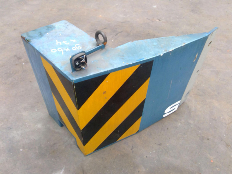 Faun ATF 40G-2 counterweight 0,7 ton left side - Противовес за Строителна техника: снимка 1 Faun ATF 40G-2 counterweight 0,7 ton left side - Противовес за Строителна техника: снимка 1