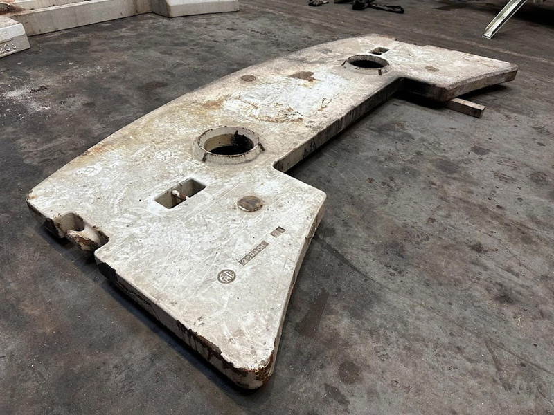 Faun ATF 50-3 counterweight 1,1 ton - Противовес за Строителна техника: снимка 1 Faun ATF 50-3 counterweight 1,1 ton - Противовес за Строителна техника: снимка 1