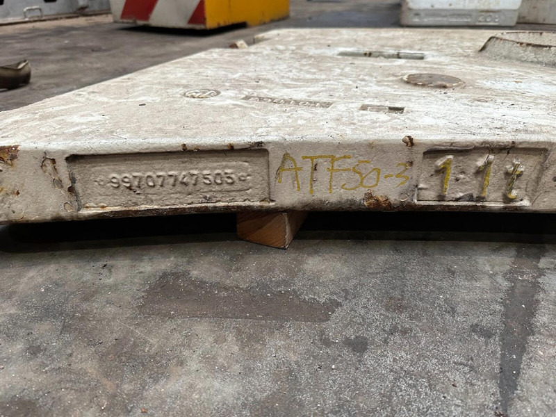 Faun ATF 50-3 counterweight 1,1 ton - Противовес за Строителна техника: снимка 5 Faun ATF 50-3 counterweight 1,1 ton - Противовес за Строителна техника: снимка 5