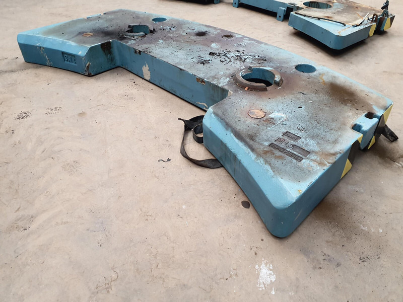 Faun ATF 60-3 counterweight 3.1 ton - Противовес за Строителна техника: снимка 3 Faun ATF 60-3 counterweight 3.1 ton - Противовес за Строителна техника: снимка 3
