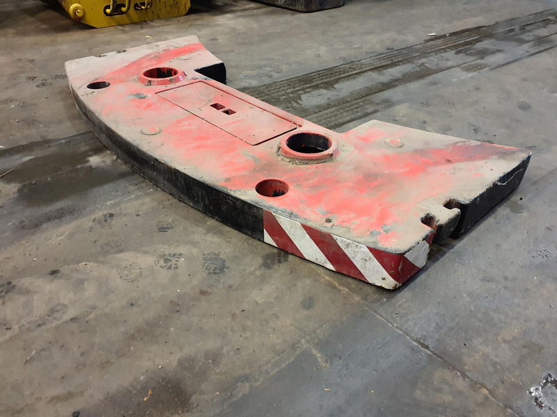 Faun ATF 60-4 counterweight 2 ton - Противовес за Строителна техника: снимка 4 Faun ATF 60-4 counterweight 2 ton - Противовес за Строителна техника: снимка 4