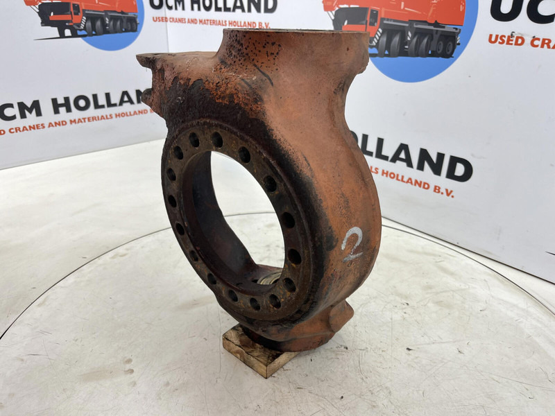 Faun RTF 50 Steering knuckle 16 holes axle 3 right - Шенкел за Кран: снимка 1 Faun RTF 50 Steering knuckle 16 holes axle 3 right - Шенкел за Кран: снимка 1