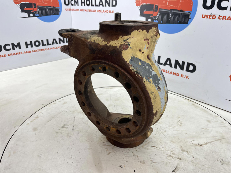 Faun RTF 50 Steering knuckle 16 holes axle 4 right - Шенкел за Кран: снимка 1 Faun RTF 50 Steering knuckle 16 holes axle 4 right - Шенкел за Кран: снимка 1