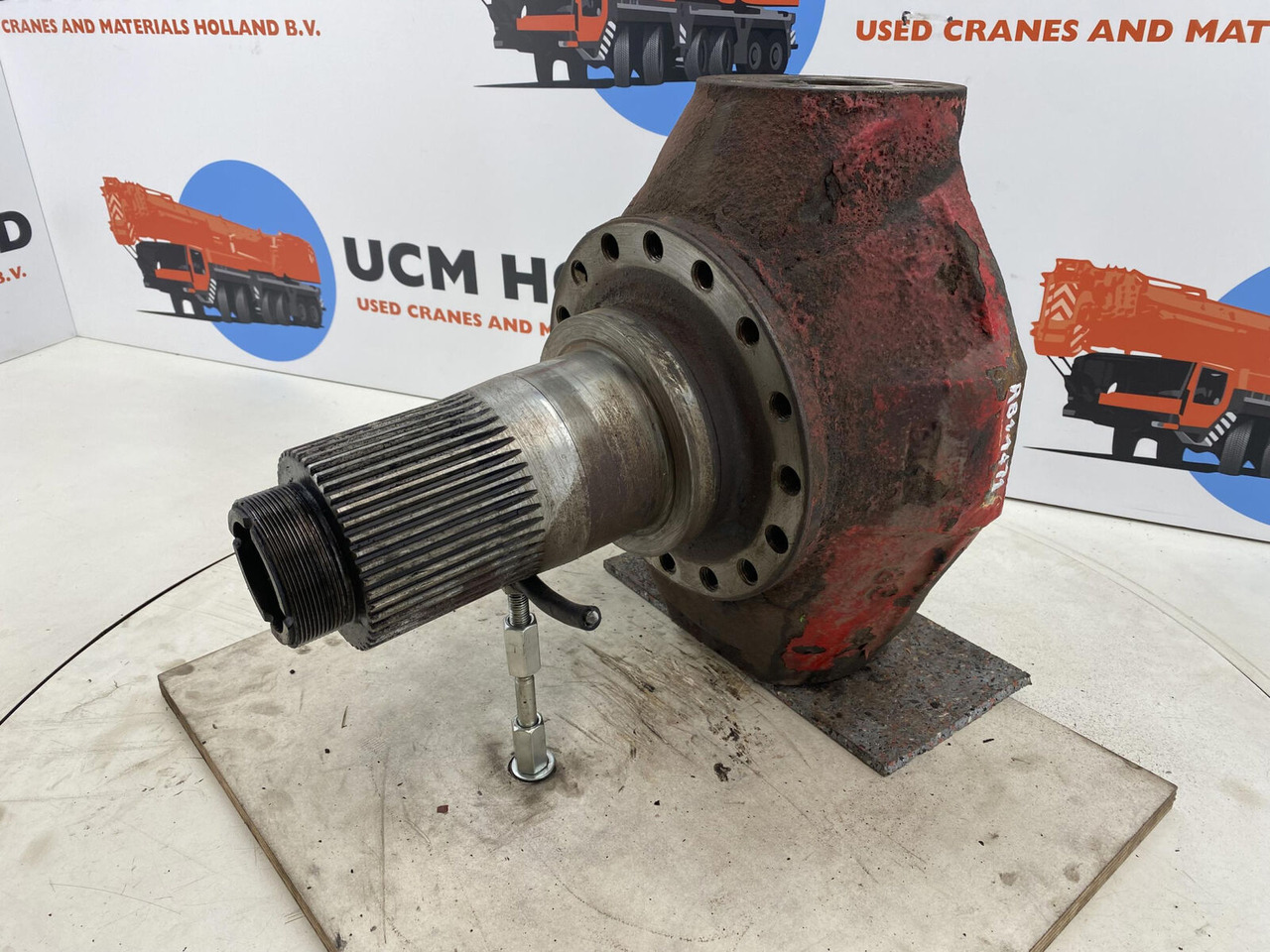 Gottwald AMK Steering knuckle 16 holes - Шенкел за Автокран: снимка 1 Gottwald AMK Steering knuckle 16 holes - Шенкел за Автокран: снимка 1