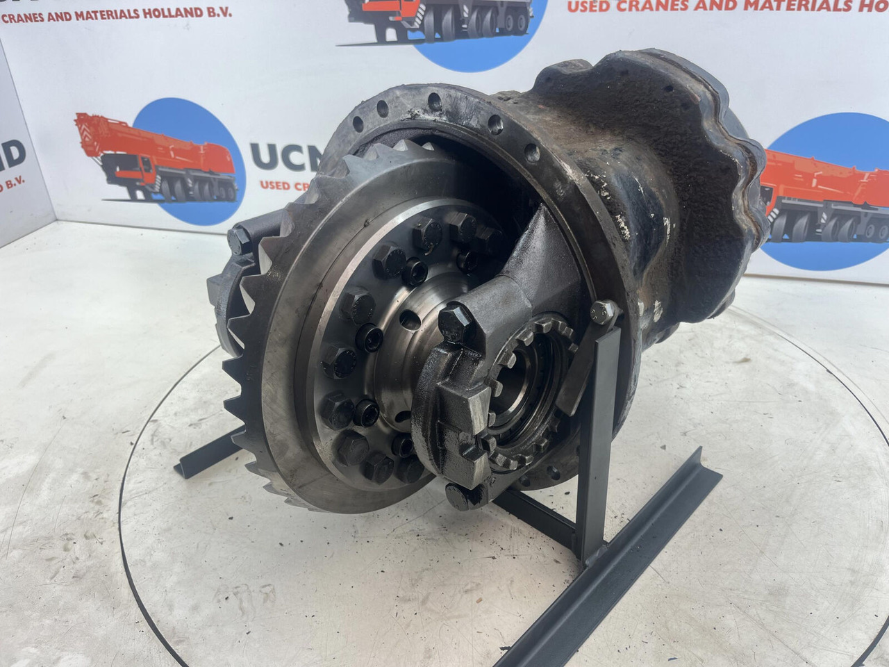 Gottwald mid differential 14x34 axle 4 - Диференциал за Кран: снимка 2 Gottwald mid differential 14x34 axle 4 - Диференциал за Кран: снимка 2