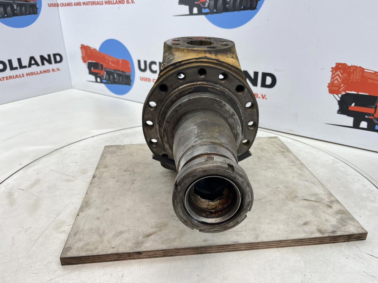 Grove AT 880 Steering knuckle 16 holes axle 2 - Шенкел за Автокран: снимка 2 Grove AT 880 Steering knuckle 16 holes axle 2 - Шенкел за Автокран: снимка 2